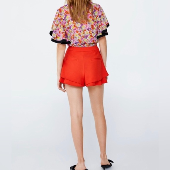 Zara Ruffled Shorts - Picture 4 of 7